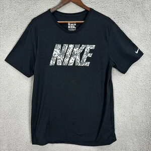 Nike shirt mens large black camo spell out logo swoosh athletic fit gym outdoors